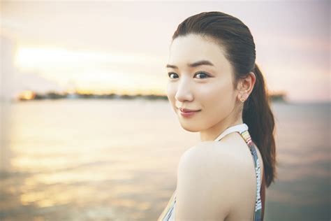 Watch short videos about #永野芽郁 on tiktok. 永野芽郁の1st写真集が発売前に重版決定、オリジナルグッズの ...