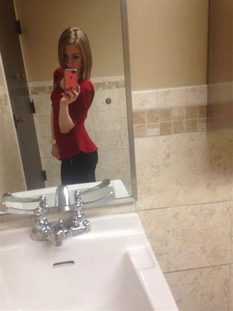 Chivettes Bored At Work 32 Photos