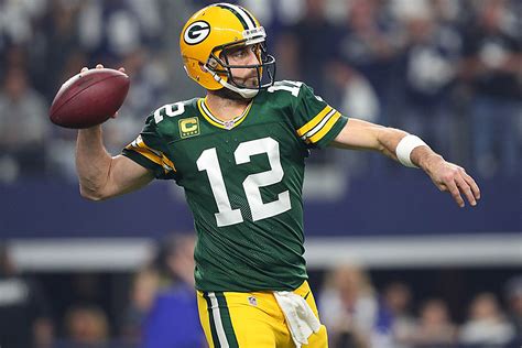 Aaron rodgers holds out through part of training camp, returns, and all is right in the world. Aaron Rodgers' Gorgeous Throw Cements Rep As Most Accurate QB