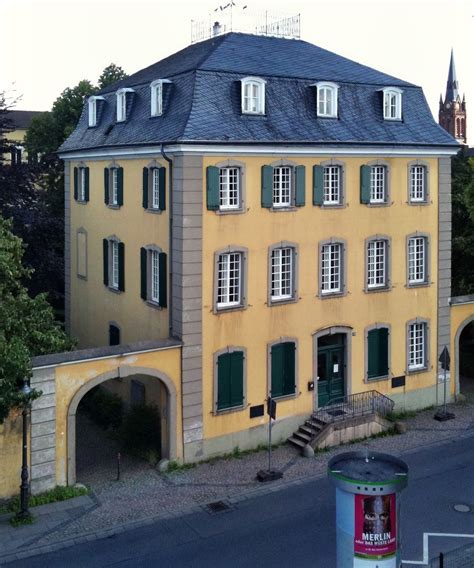 Darunter sind 157 wohnimmobilien und 93 gewerbeimmobilien. Beuel-Mitte