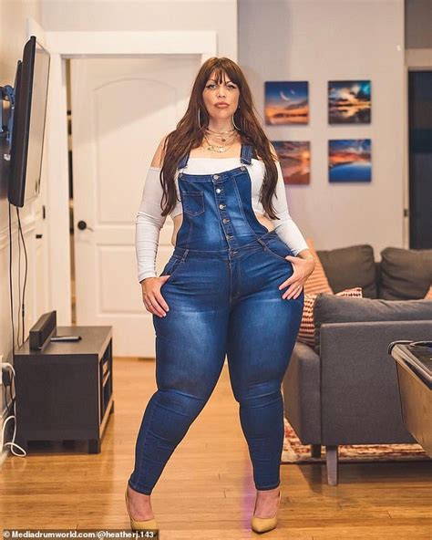 Woman Born 34inch Thighs Now Models For Brands Showing Them Off Daily Mail Online