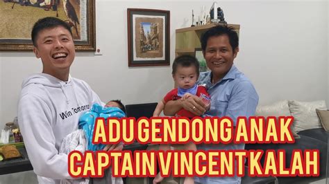 Buat yang belum tahu, ada seorang pilot bernama vincent raditya yang juga youtuber. TERNYATA CAPTAIN VINCENT RADITYA GA BISA GENDONG ANAK BARU ...