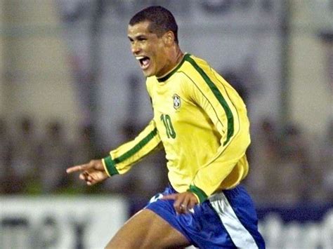 Pour rivaldo, la suprématie de lionel messi et cristiano ronaldo au ballon d'or aurait encore dû se poursuivre cette année, et ce malgré la belle saison de modric. Rivaldo: I'd win Ballon d'Or three times in current era ...