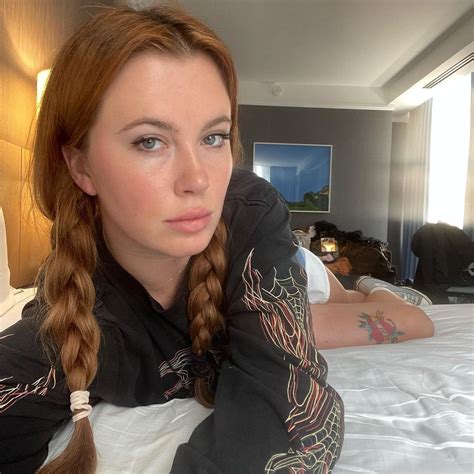 ireland baldwin poses topless while flaunting her pretty cleavage in her instagram pictures 11