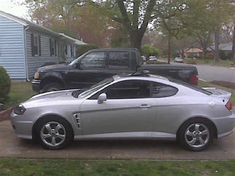 Enjoyable performance, attractive pricing, and good build quality make the hyundai tiburon a compelling choice among sport coupes. 2006 Hyundai Tiburon Test Drive Review - CarGurus