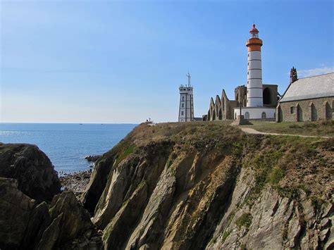 Justeru itu semua guru matapelajaran bagi kelas sains perlu berbincang agihan wang tersebut. Rocks and towers | Phare de Saint-Mathieu (in English ...