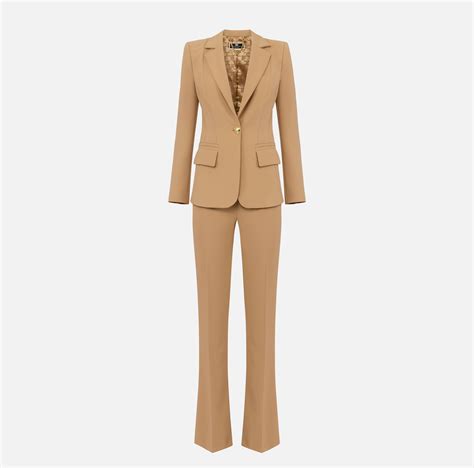 Tailleur in crêpe stretch con giacca sfiancata e pantalone dritto