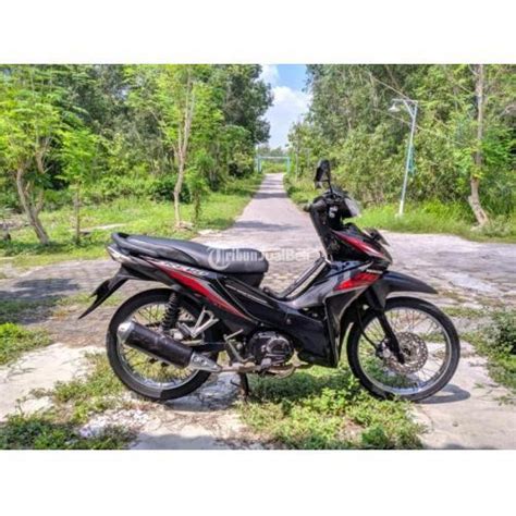 Selalu saja bengkel cat velg seperti ini ramai dikunjungi terutama oleh anak muda yang senang dengan modifikasi tampilan motornya. Motor Honda Revo ABS Bekas Harga Rp 5,2 Juta Nego Tahun ...
