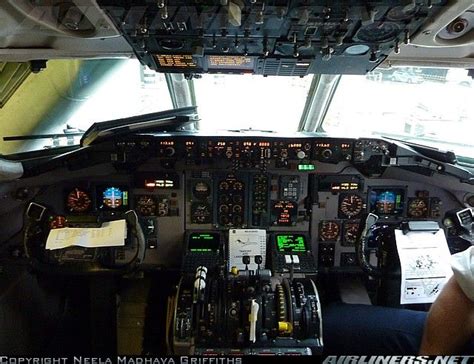 Maybe you would like to learn more about one of these? McDonnell Douglas MD-82 (DC-9-82) | Flight deck, Cockpit ...