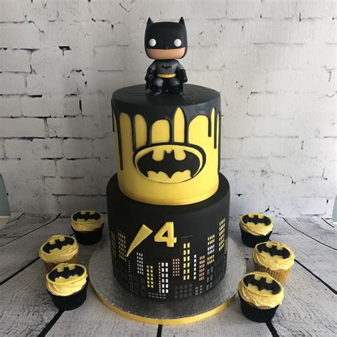 Batman Cake Made By Mel Pasteles De Batman Tortas De Cumpleaños