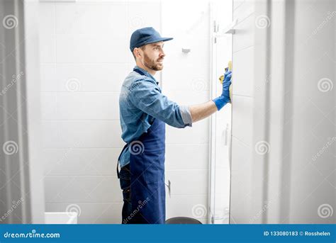 Man Cleaning Bathroom Stock Image Image Of Cleanup 133080183