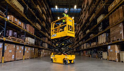 Jcb Enters Aerial Lift Market Will Introduce 27 Access Machines In 2017