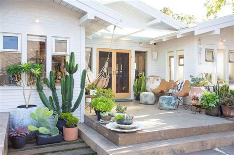 Pin By Shelley Duncan On Downsizing Beach House Exterior Boho Beach