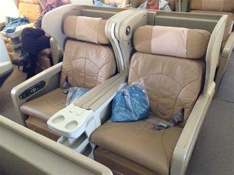 Review Singapore Airlines 777 300 Business Class Sydney To Singapore