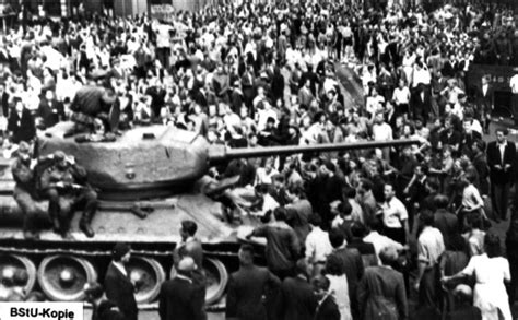 Juni 1953 hatte offensichtlich gemacht, dass die sed ihre macht fast ausschließlich mithilfe sowjetischer panzer aufrechterhalten konnte. 17. Juni 1953 in Jena | Jugendopposition in der DDR