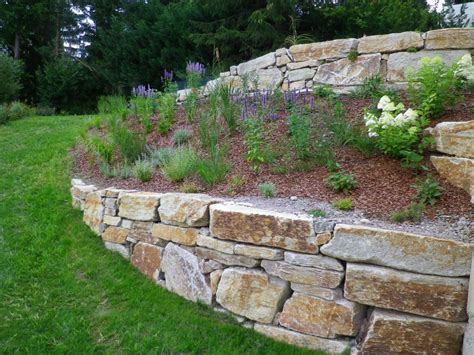 Free shipping on most items. Eolas Garten - Natursteinmauern & Steintreppen von Fam ...