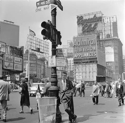 30 Amazing Vintage Photographs That Capture Scenes Of Times Square From Between The 1930s And