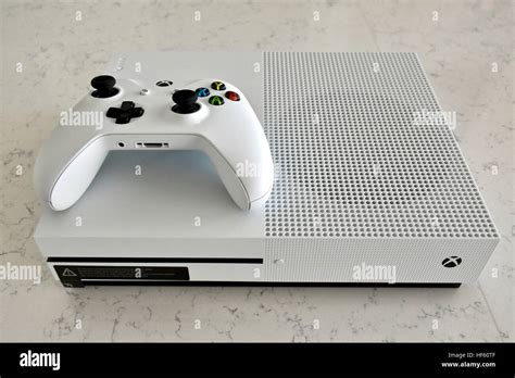 Xbox One S Console Hi Res Stock Photography And Images Alamy
