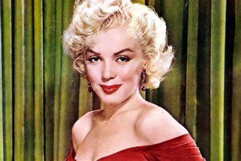 marilyn monroe poster red dress sexy color picture image retro vintage classic hollywood movie