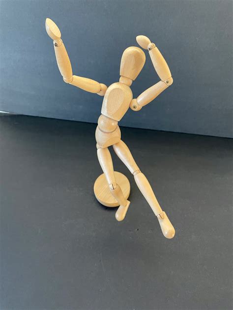 12 Wooden Artist Drawing Articulated Mannequin Posable Etsy In 2021