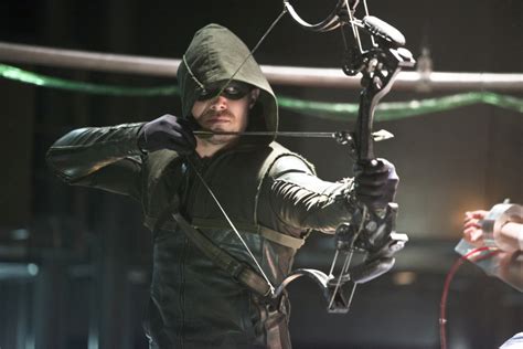 New Promo Images Released From Arrow S2 E19 The Man Under The Hood