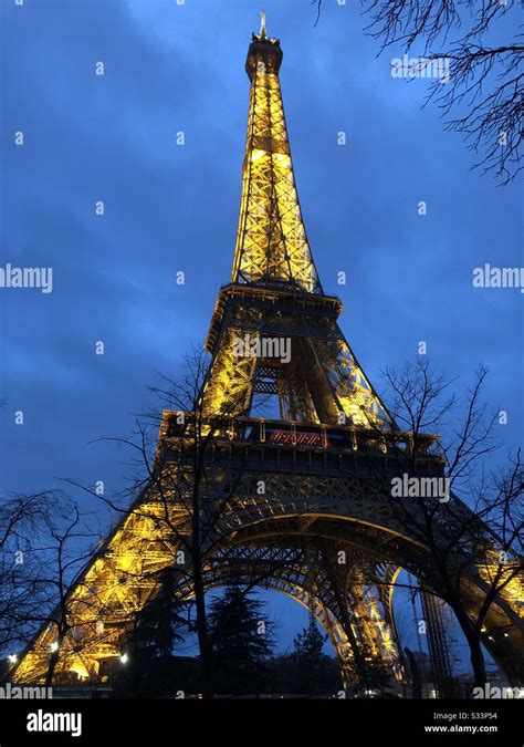 Eiffel Tower At Dusk Stock Photo Alamy