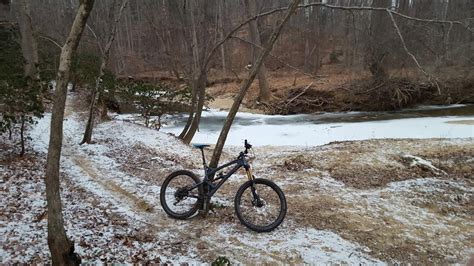 Cabin john trail is just on the other side of the creek. Cabin John Trail photo || SINGLETRACKS.COM