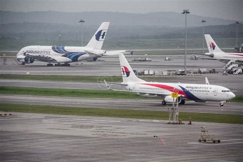 2 pieces luggage with a total combined weight of 30 kg (66 lbs). Malaysia Airlines offers MHexplorer for Students - Economy ...