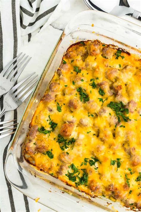 A perfect weeknight meal or a fun way to celebrate st. Sausage Hash Brown Casserole Recipe - The Cheerful Cook