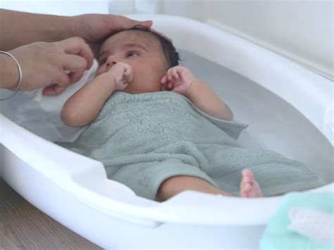 How To Give A Baby A Bath Todays Parent