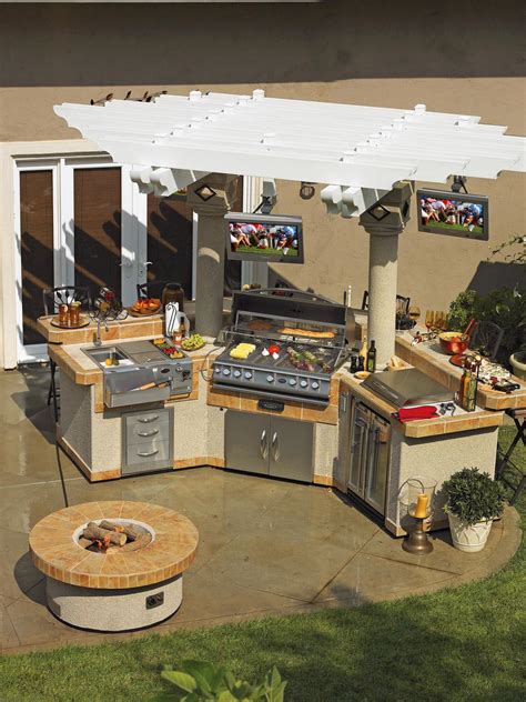 Optimizing an Outdoor Kitchen Layout | HGTV