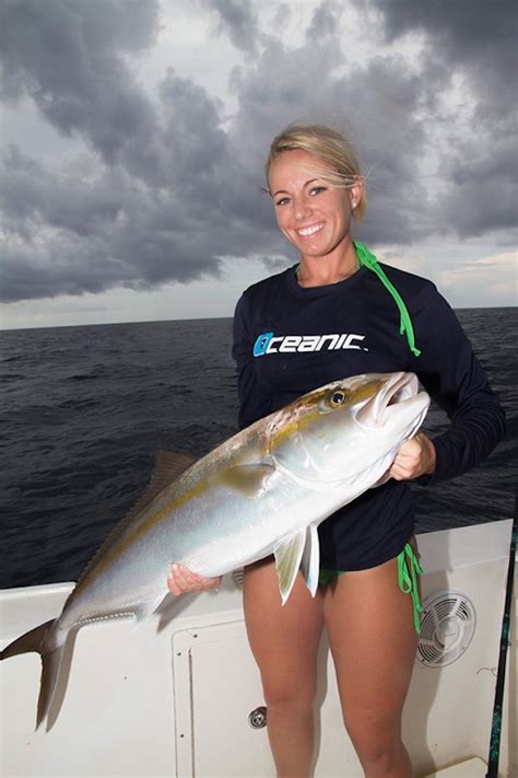 49 Sexy Fishing Babes That Will Make You Grab Your Rod Gallery