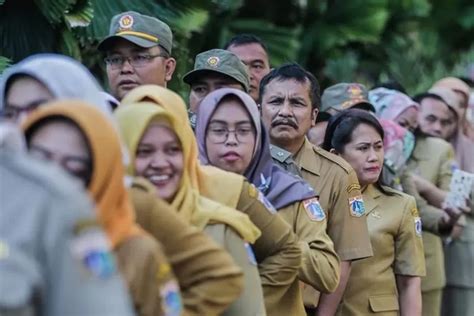 Bukan Ir Soekarno PNS Pertama Di Indonesia Ternyata Sosok Ini