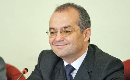 Medicii din centrele de vaccinare vor câștiga 100 de lei pe oră. Emil Boc vrea sa fie primar la Cluj-Napoca - Ştiri Actuale