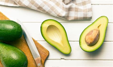 7 Avocado Nutrition Facts Carbs Calories And Benefits Fitwirr