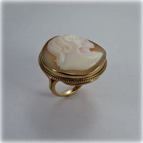 By moving the time of the wedding to a closer date there is less time to get word to romeo about their plan. 9ct gold Romeo and Juliet Cameo Ring | Mr Allan Jewellers