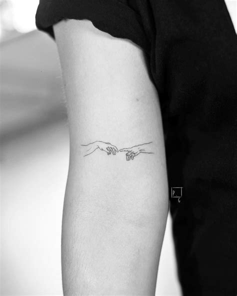 Álbumes 103 Foto Tatuajes De La Creacion De Adan Mirada Tensa
