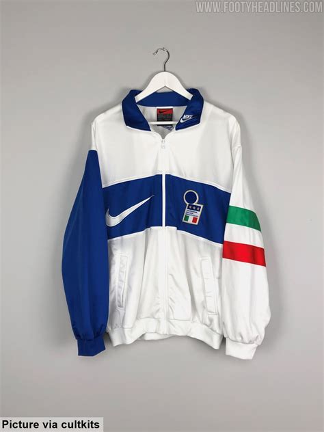 • 1,2 млн просмотров 3 месяца назад. Leaked Nike Liverpool 2021-22 Champions League Jacket ...