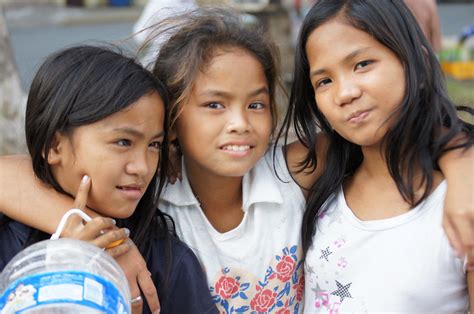 Philippine Slum Girls