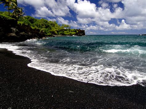 pin by amy schumacher on stunning landscape wallpaper maui black sand beach hawaii beaches