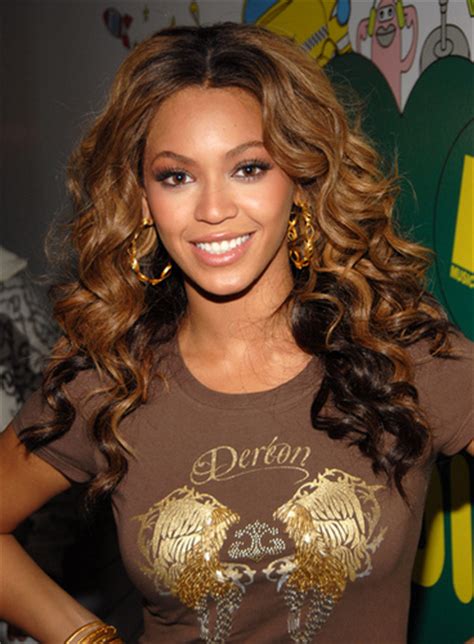 Remember when queen bey went brunette? Beyonce by NaturallyCurly