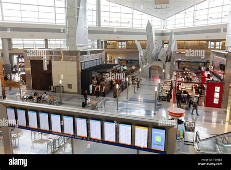 Dfw Airport Map And Terminal Guide Where To Eat Park And Stay Zohal