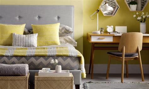 The furniture in different shades spices it up and makes the room look chic. Bedroom colour schemes - colourful bedrooms - bedroom colours