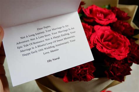 Tetapi, kamu tetap bisa memberikan kesan yang tak terlupakan dengan 10 rekomendasi hadiah untuk si dia yang jauh darimu. Early Wedding Anniversary, Bunga sebagai Hadiah Spesialku ...