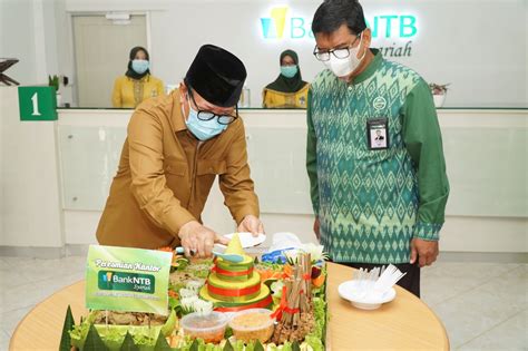 Situs lowongan kerja fresh graduate terupdate 2020. Wabup Lotim : Kehadiran Bank NTB Syariah Permudah ...