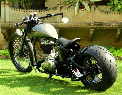 Royal enfield motorcycles seem to be a favourite of most motorcycle customizers. Pictures of Modified Royal Enfield - GaadiKey
