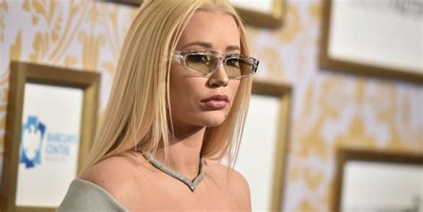 Iggy Azalea Deletes Social Media After Topless Photos Are Leaked