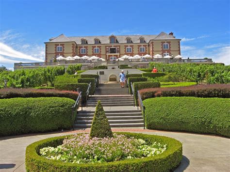 Experience The Delight Of Domaine Carneros Winery