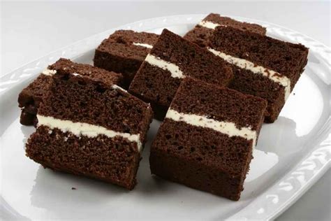 Chokoladekage med smørcreme fra Alletiders Kogebog blandt mere end 6