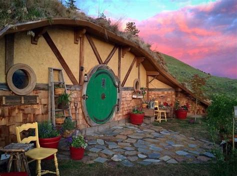 Woman Builds An Incredible Hobbit Home In A Tiny Hamlet Cottage Life